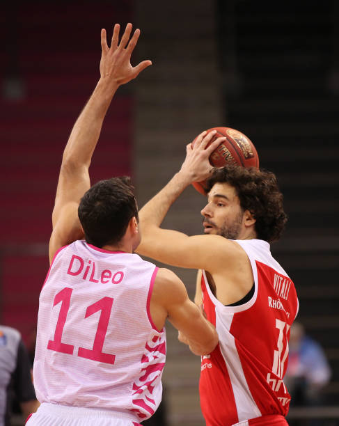 策应也为队 策应也为队