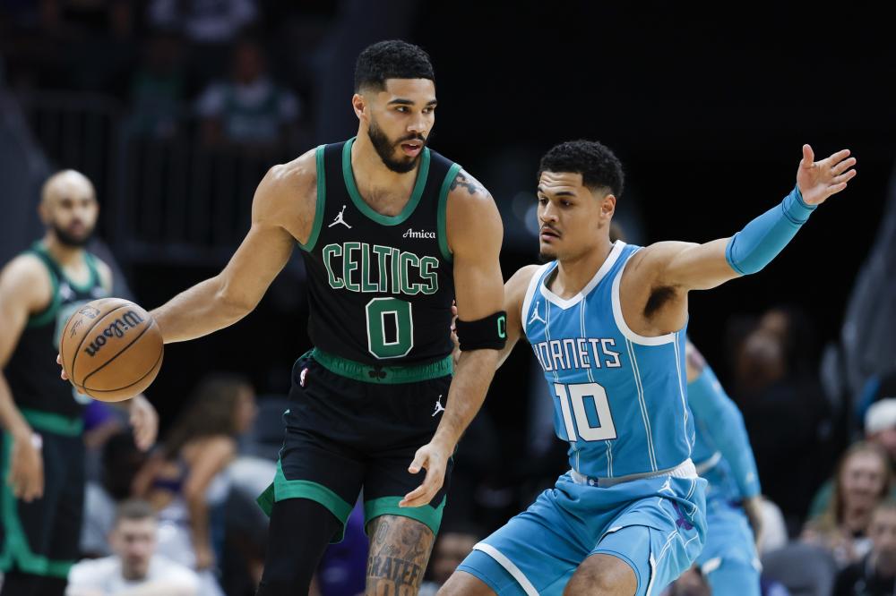 场呈现出 场呈现出